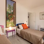 Lovely In With Kitchen Holiday home
