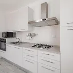 Lovely In With Kitchen بيت للعطل