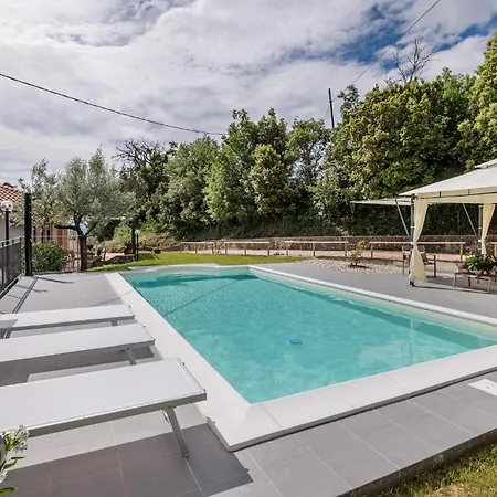 度假居 Lovely In With Kitchen 阿米里亚