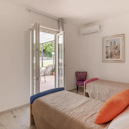 度假居 Lovely In With Kitchen