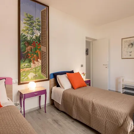 Lovely In With Kitchen 度假居