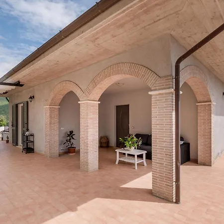 Lovely In With Kitchen 度假居