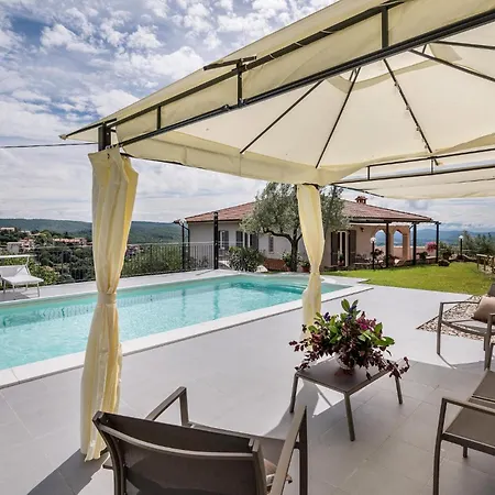 Lovely In With Kitchen