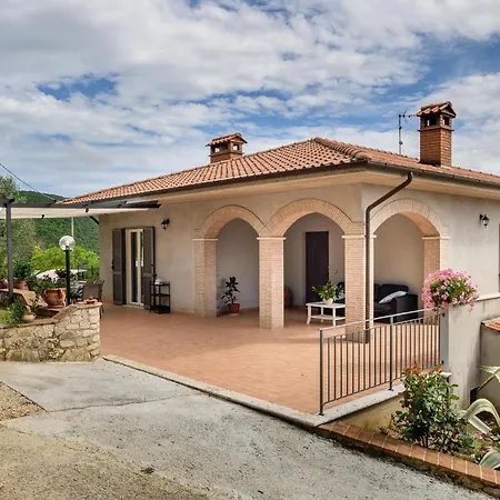 Lovely In With Kitchen 度假居