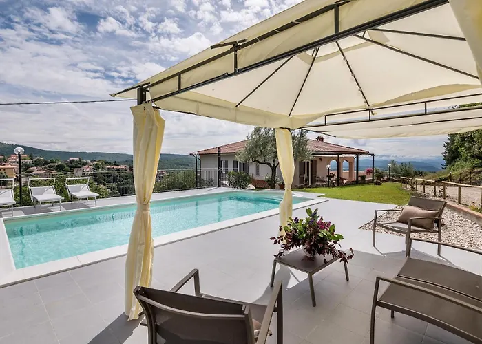 Lovely In With Kitchen